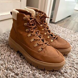 Dr. Scholl’s Tan Platform Lace-Up Boots